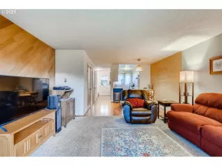 Photo #6: 21610278 Listing