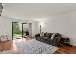 Photo #3: 21610611 Listing