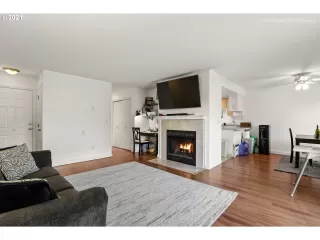 Photo #5: 21610611 Listing