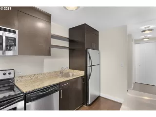 Photo #3: 21613270 Listing