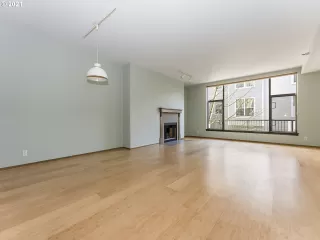 Photo #4: 21613454 Listing