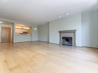 Photo #5: 21613454 Listing