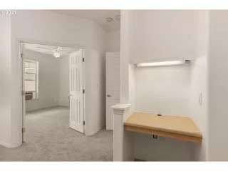 Photo #4: 21613781 Listing