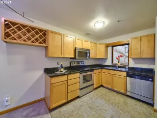 Photo #2: 21613833 Listing