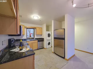 Photo #3: 21613833 Listing