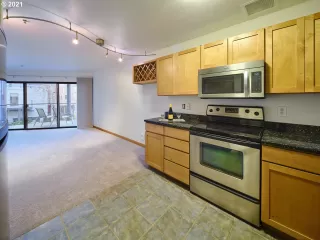 Photo #4: 21613833 Listing