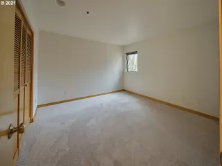 Photo #6: 21613833 Listing