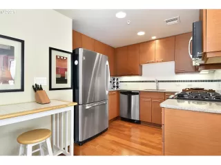 Photo #2: 21613906 Listing