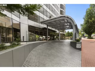 Photo #1: 216139118 Listing