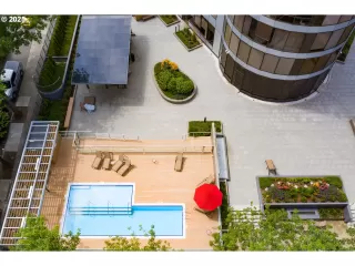 Photo #4: 216139118 Listing