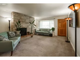 Photo #5: 21614160 Listing