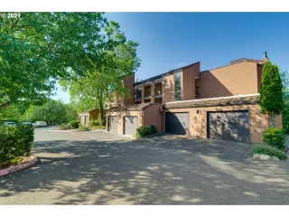 Photo #1: 21614513 Listing