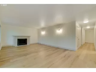 Photo #6: 21614513 Listing