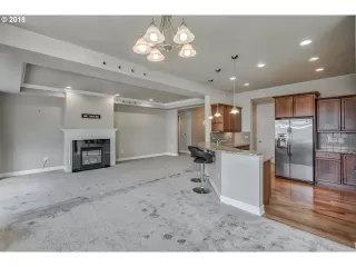 Photo #6: 21614660 Listing