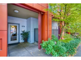 Photo #1: 21614990 Listing