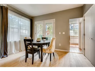 Photo #5: 21614990 Listing