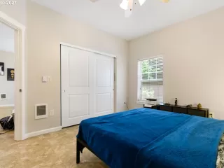 Photo #1: 21615043 Listing 