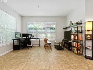 Photo #5: 21615043 Listing 