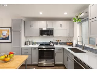 Photo #1: 21615448 Listing