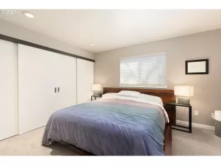 Photo #4: 21615448 Listing
