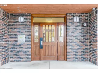 Photo #6: 21616619 Listing