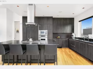 Photo #4: 21616768 Listing