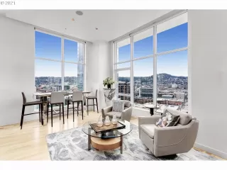 Photo #6: 21616768 Listing