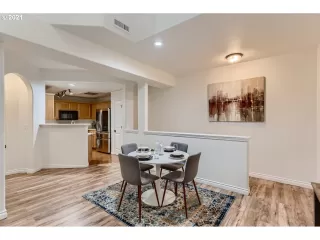 Photo #5: 21617055 Listing 