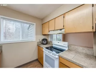 Photo #5: 21617089 Listing