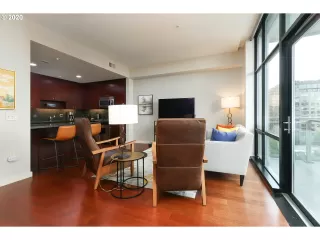 Photo #5: 21617211 Listing