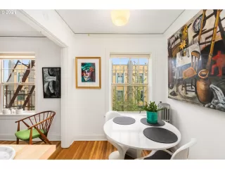 Photo #2: 21617317 Listing