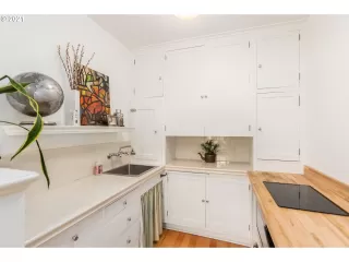 Photo #3: 21617317 Listing