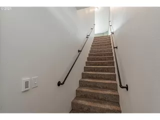 Photo #3: 21617360 Listing