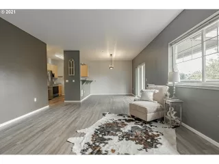 Photo #6: 21617360 Listing