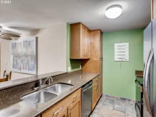 Photo #6: 21617778 Listing