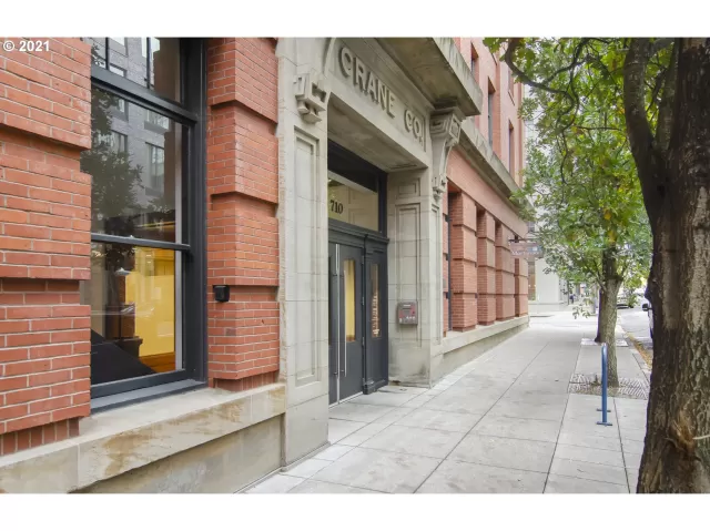 MLS: 21617779 Condo For Sale