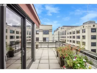 Photo #5: 21617779 Listing