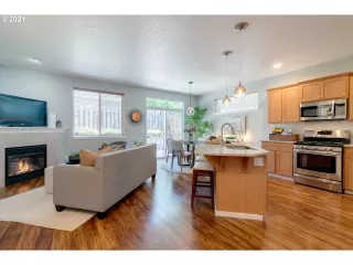 Photo #2: 21618444 Listing