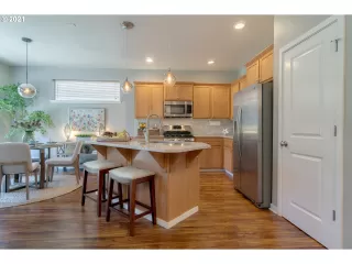 Photo #3: 21618444 Listing