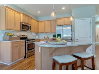 Photo #4: 21618444 Listing