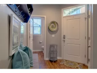 Photo #5: 21618444 Listing