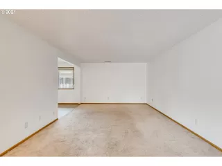 Photo #5: 21619992 Listing 
