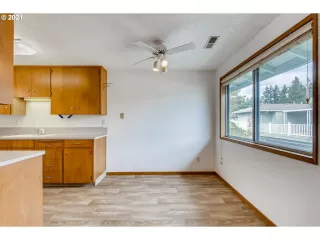 Photo #6: 21619992 Listing 
