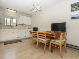 Photo #4: 21620130 Listing 