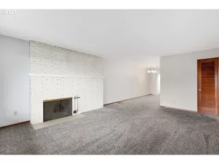 Photo #4: 21620245 Listing