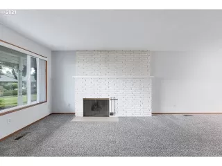 Photo #5: 21620245 Listing