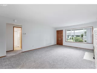 Photo #6: 21620245 Listing