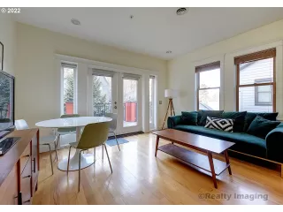 Photo #5: 21620277 Listing