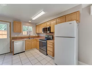 Photo #4: 21620429 Listing