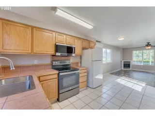 Photo #6: 21620429 Listing